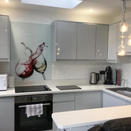 Leafy Lytham Central Lovely Ground Floor 1 Bedroom Apartment With Private Garden In Lytham Dog Friendly Lytham St Annes Ngoại thất bức ảnh