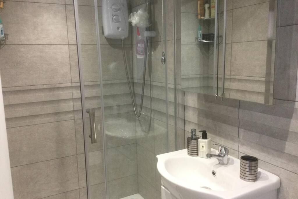 Leafy Lytham Central Lovely Ground Floor 1 Bedroom Apartment With Private Garden In Lytham Dog Friendly Lytham St Annes Ngoại thất bức ảnh