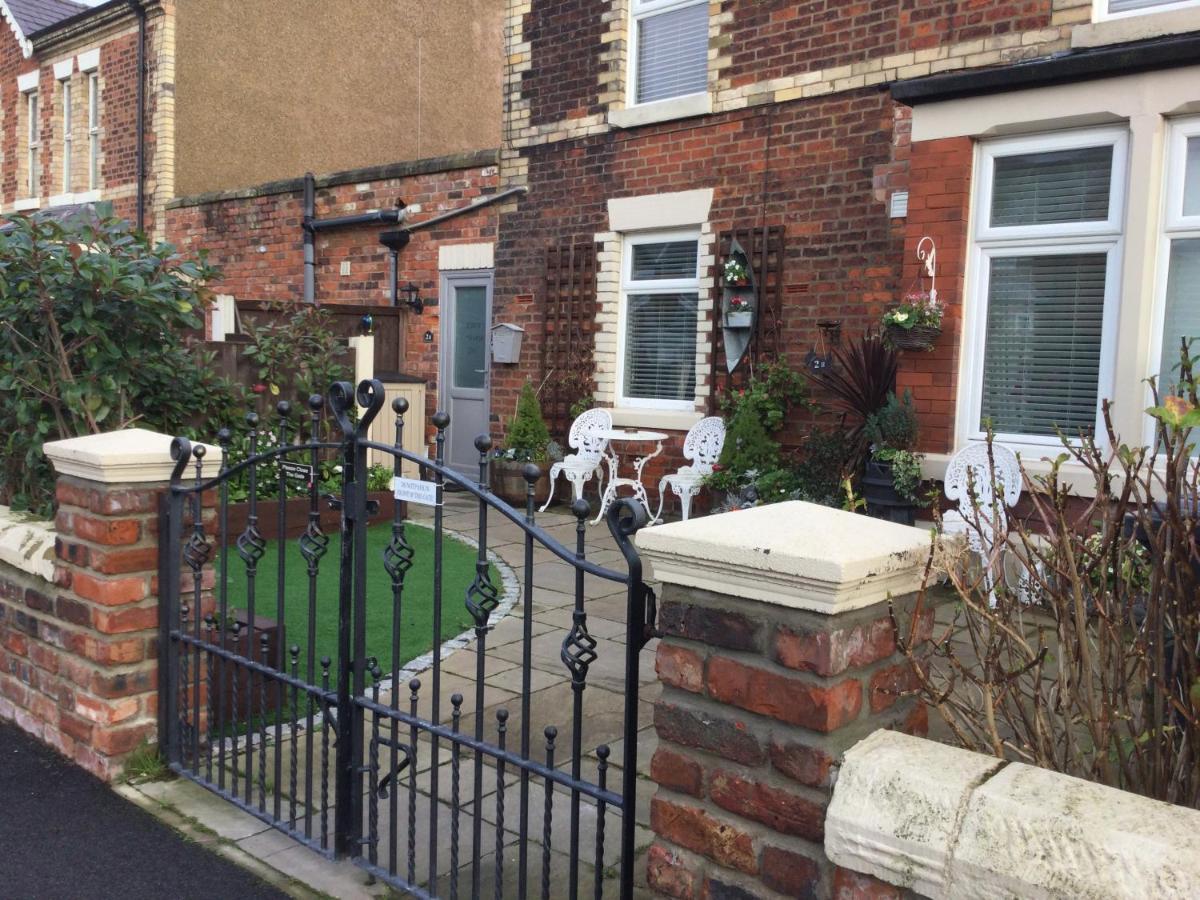 Leafy Lytham Central Lovely Ground Floor 1 Bedroom Apartment With Private Garden In Lytham Dog Friendly Lytham St Annes Ngoại thất bức ảnh