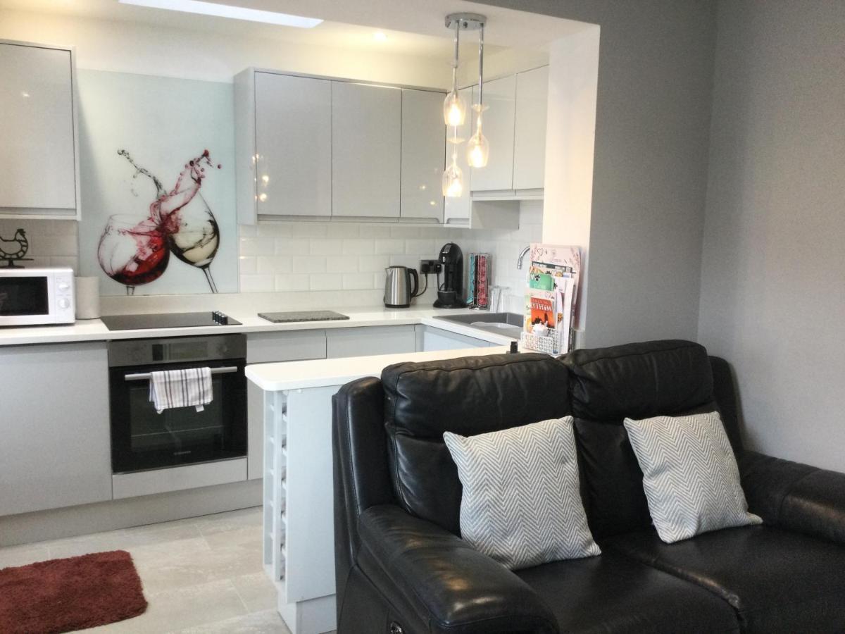 Leafy Lytham Central Lovely Ground Floor 1 Bedroom Apartment With Private Garden In Lytham Dog Friendly Lytham St Annes Ngoại thất bức ảnh